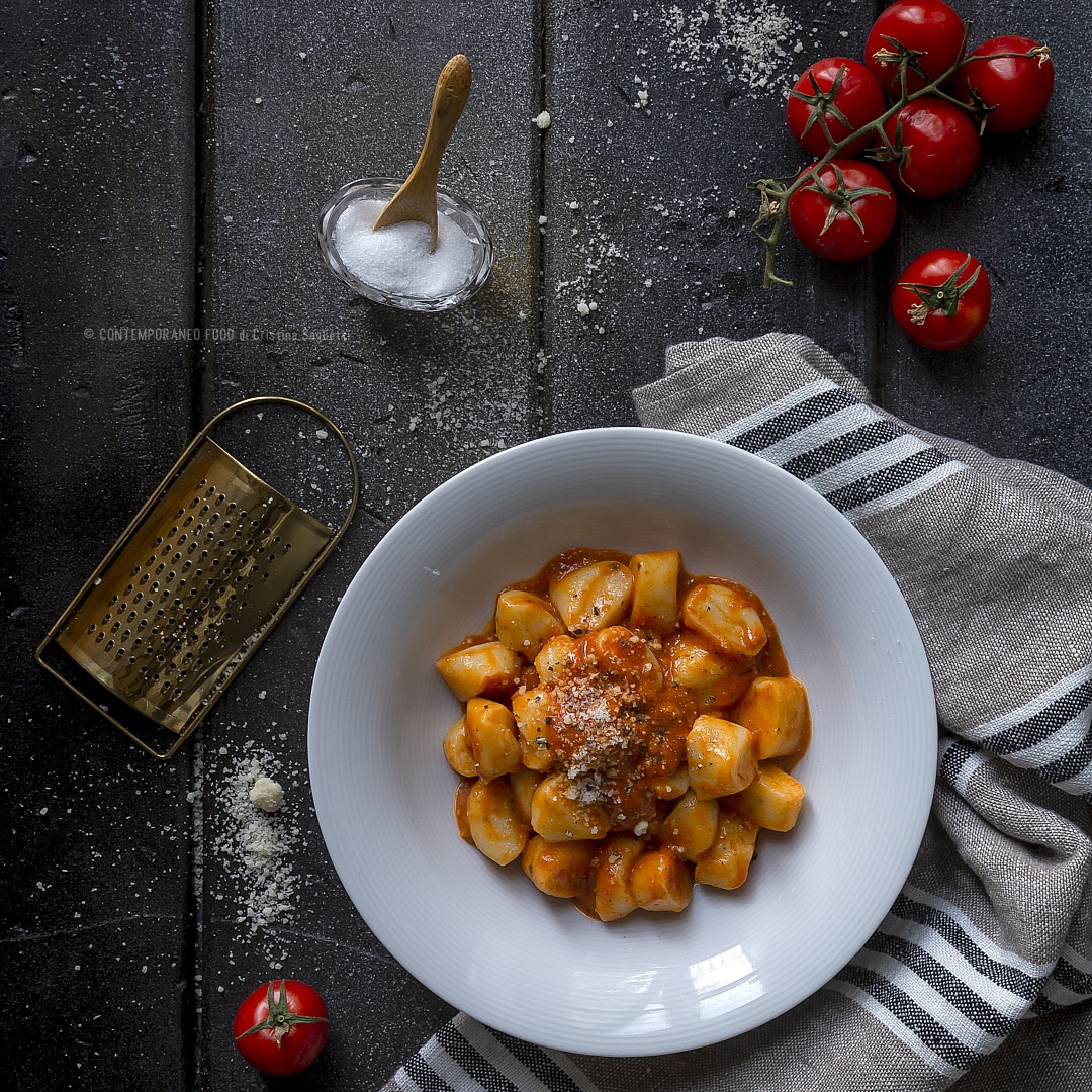 Immagine: Gnocchi di ricotta di pecora con pomodorini confit al profumo di limone