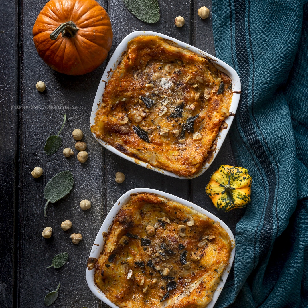 Immagine: Lasagne alla zucca con burro bruno alla salvia e nocciole tostate
