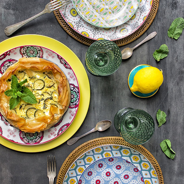 Immagine: La torta di zucchine e feta, i piatti di Dalani e una calda atmosfera estiva
