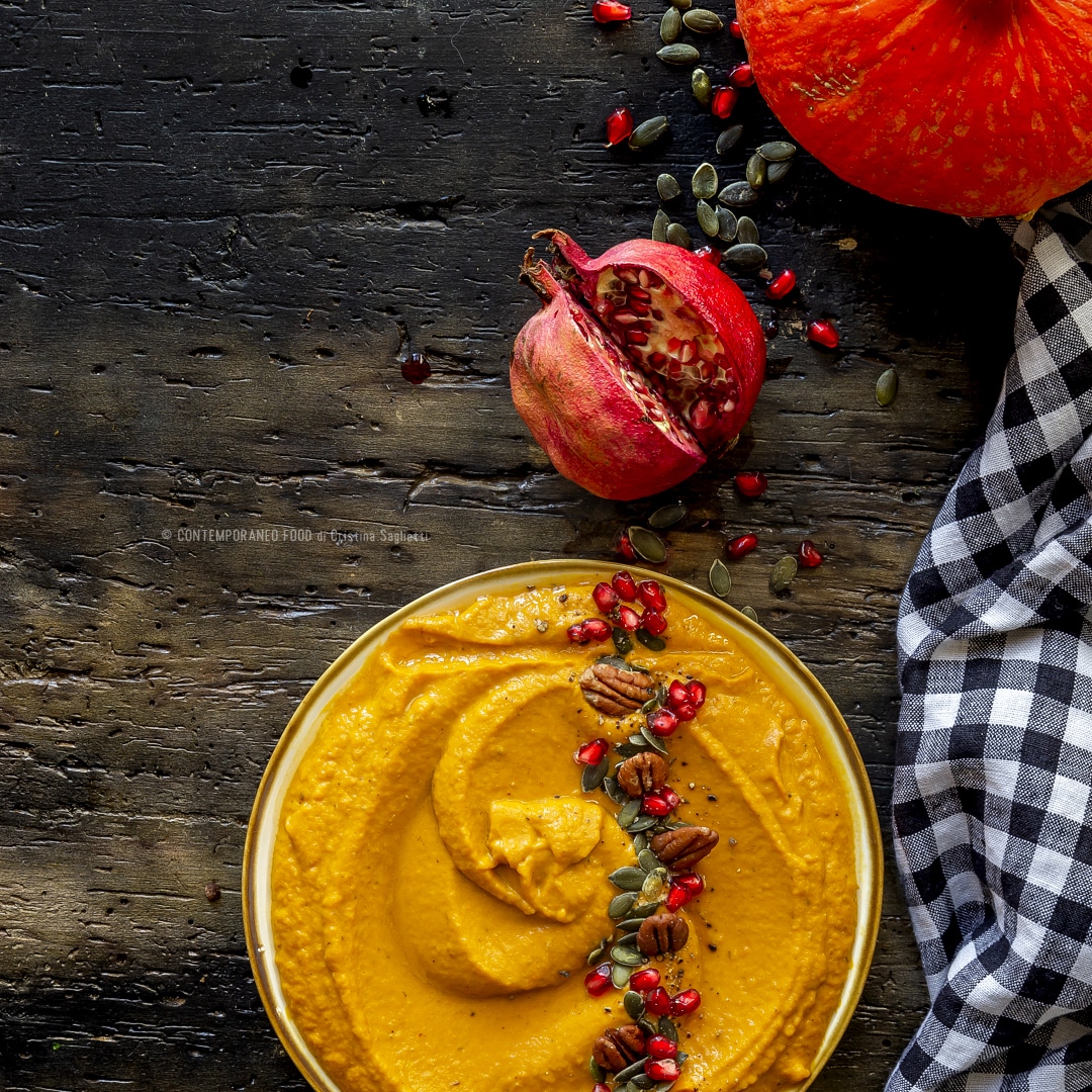 Immagine: Hummus di zucca con salsa Tahin integrale e noci Pecan