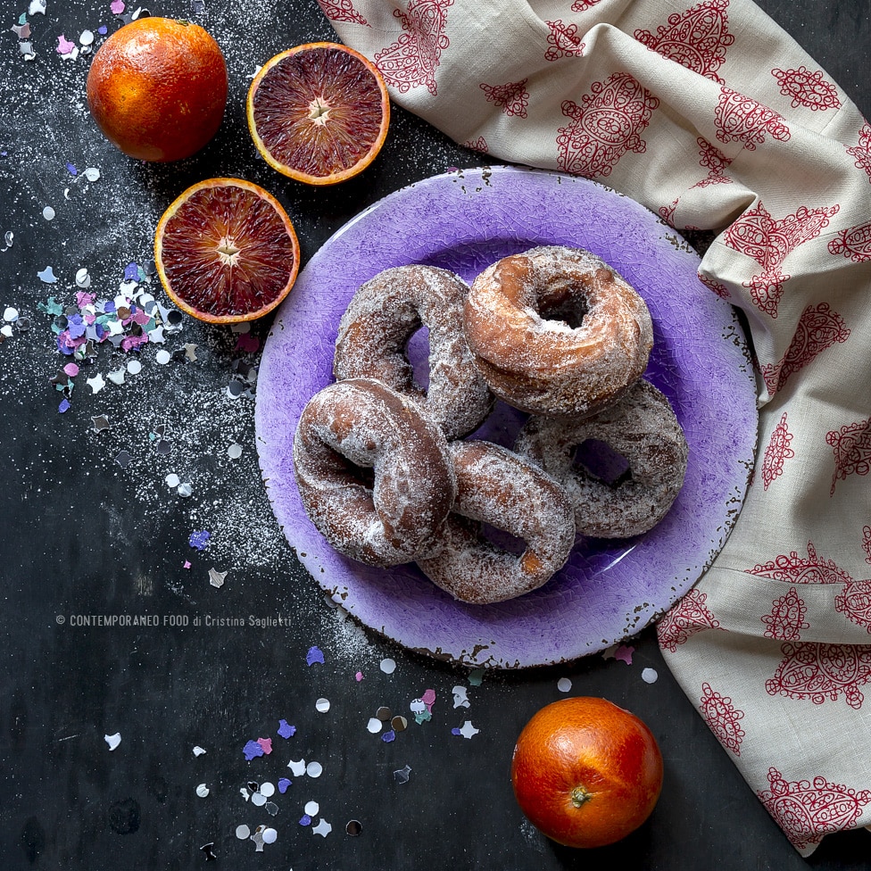 Immagine: Ciambelle all’arancia rossa per Carnevale