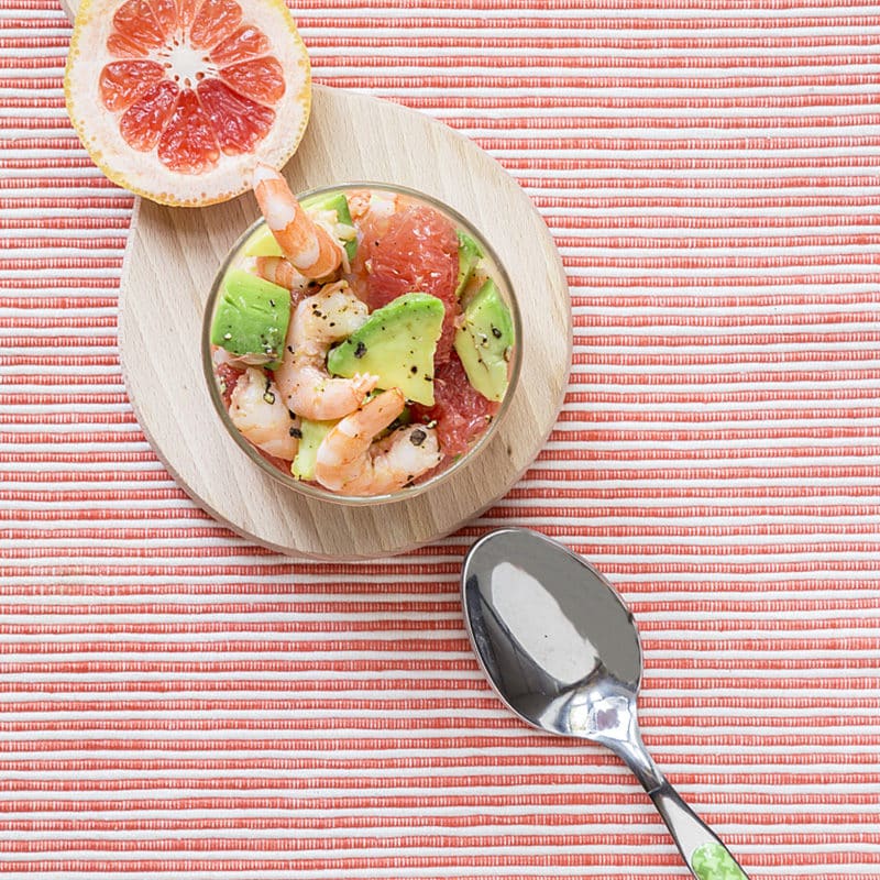 insalata-gamberetti-avocado-pompelmo-rosa-facile-ricetta-estiva-contemporaneo-food