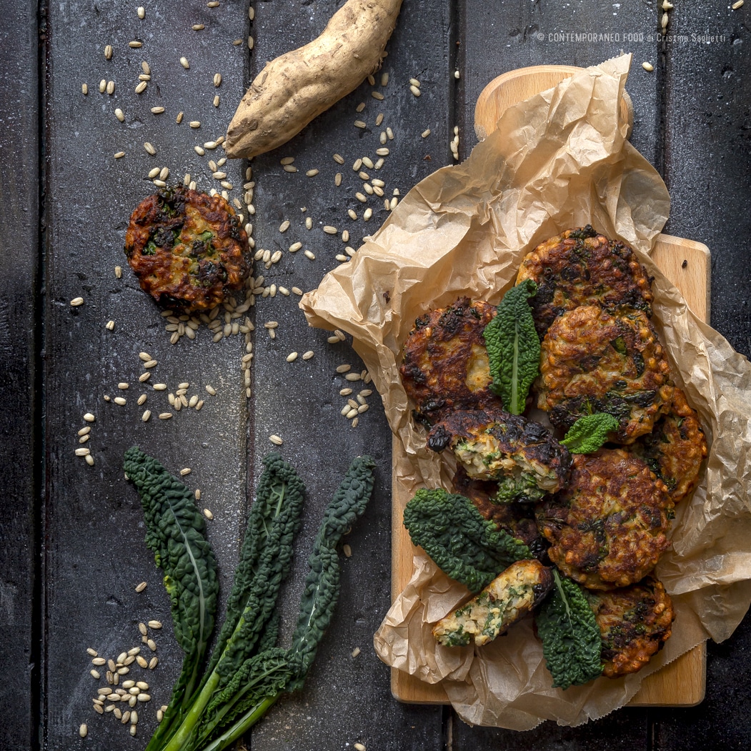 Immagine: Crocchette di cavolo nero, patate dolci e orzo