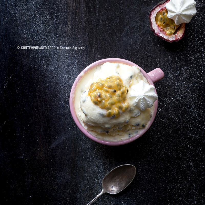 Immagine: Gelato al frutto della passione e meringa