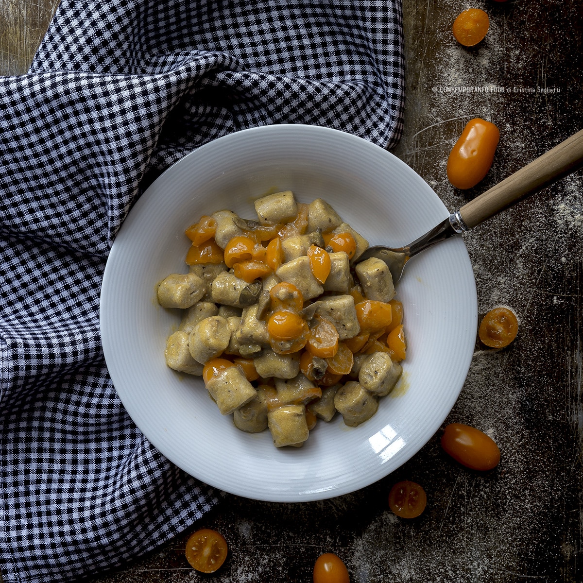 Immagine: Gnocchi di ricotta e farina di amaranto ai pomodorini gialli e capperi di Pantelleria