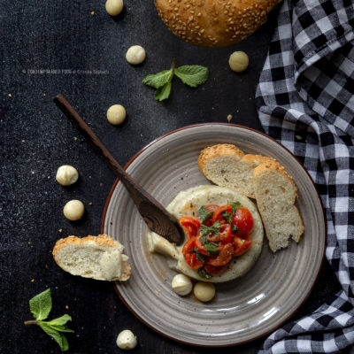 formaggio-di-noci-di-macadamia-antipasto-vegetariano-veloce-ricetta-veloce-contemporaneo-food