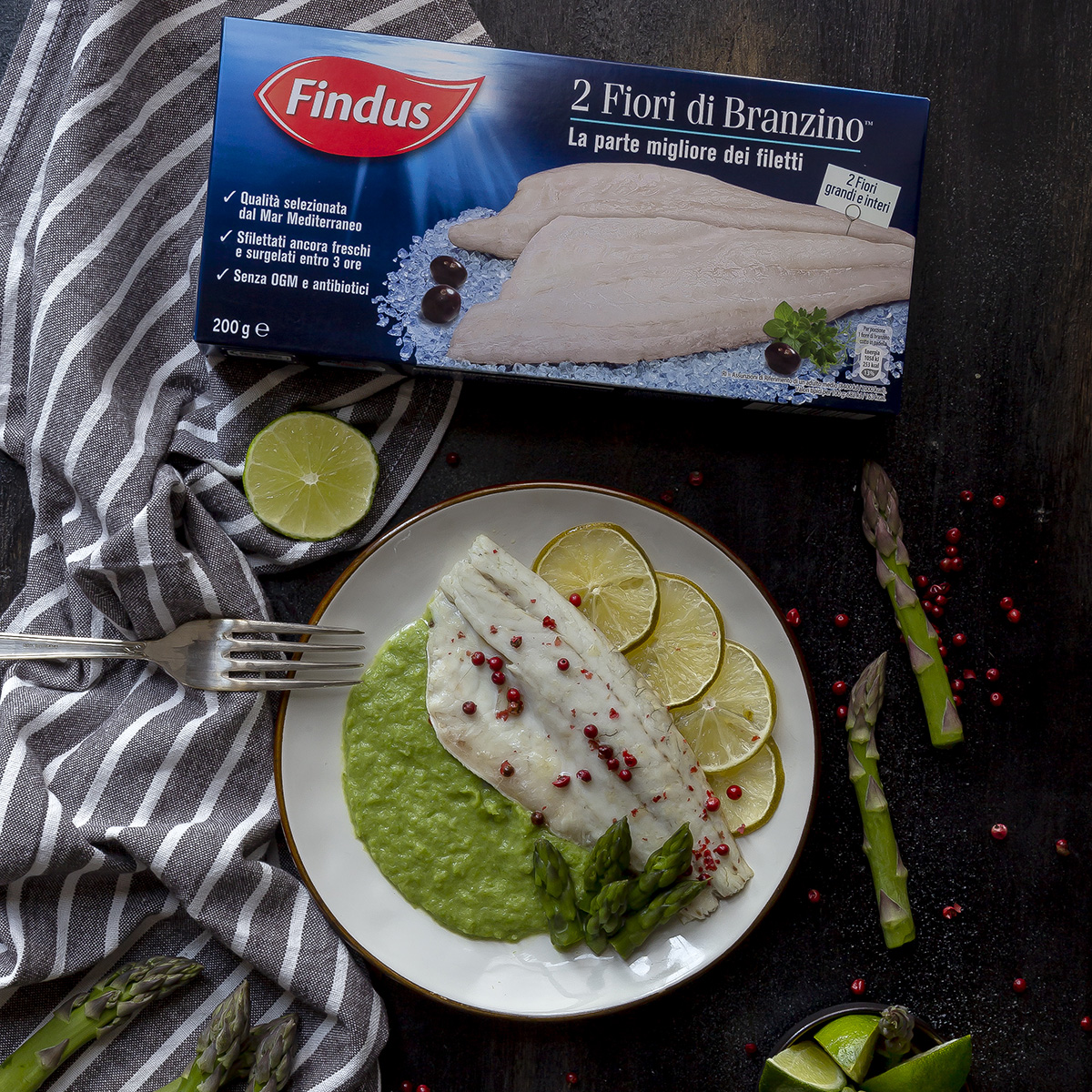 Immagine: Fiori di branzino Findus al forno con lime e pepe rosa su crema di asparagi