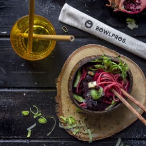 spaghetti-porro-barbabietola-rossa-puntarelle-melograno-ricetta-facile-veloce-primo-piatto-vegetariano-contemporaneo-food