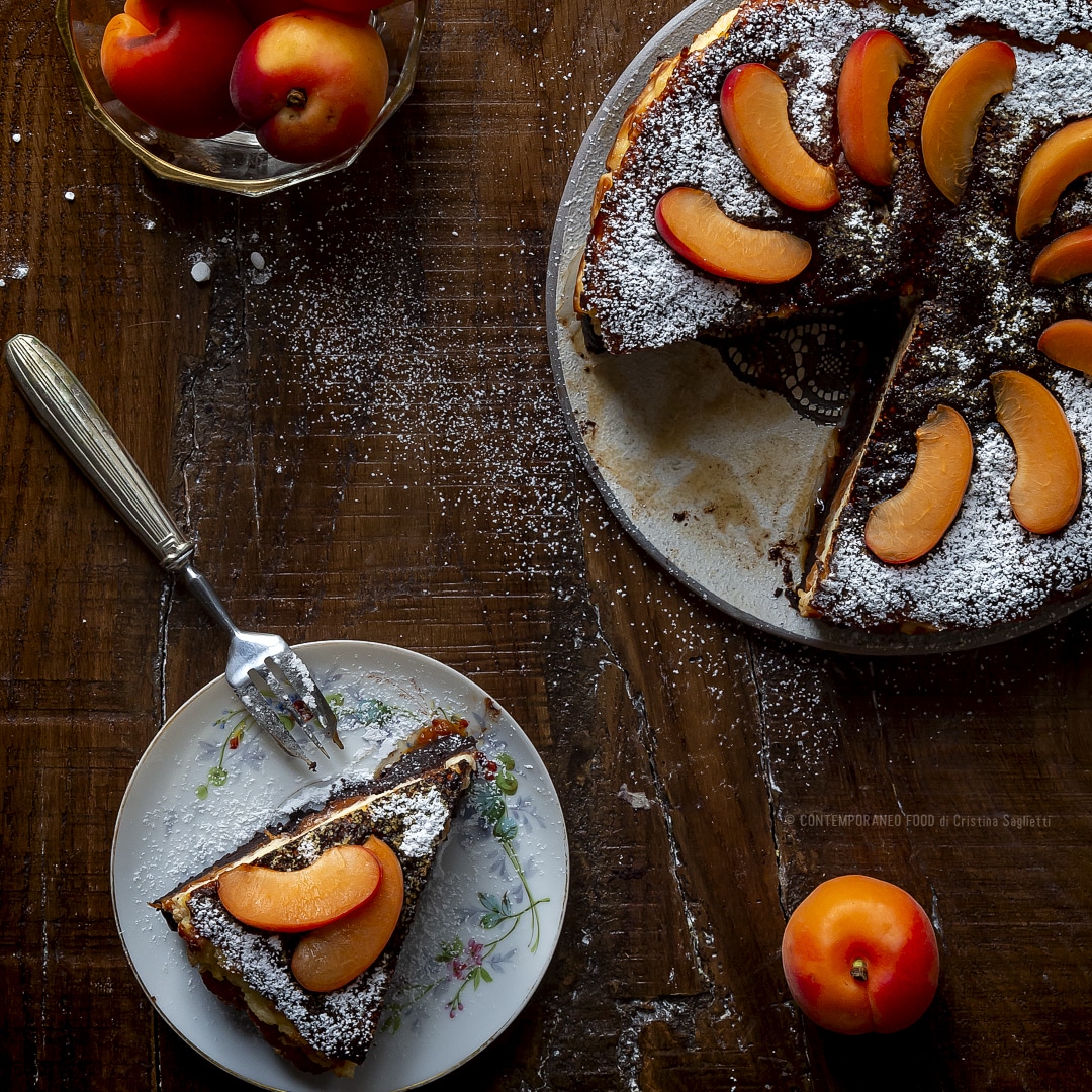 Immagine: Torta brownie con albicocche e cremoso alla vaniglia