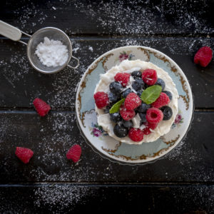 cheese-cake-al-cocco-con-frutti-di-bosco-dolce-facile-estivo-fresco-senso-contemporaneo-food