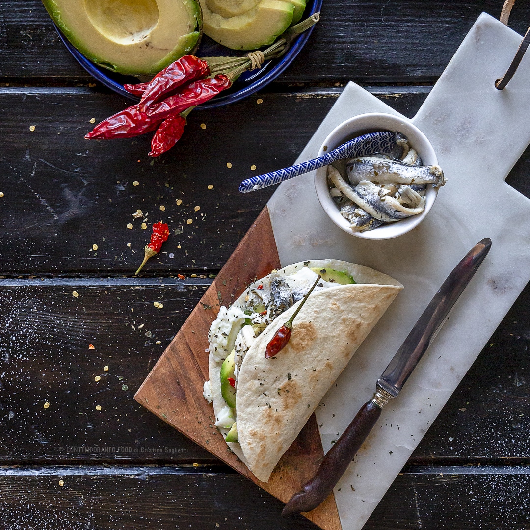 Immagine: Tortillas avocado mozzarella di bufala e alici marinate