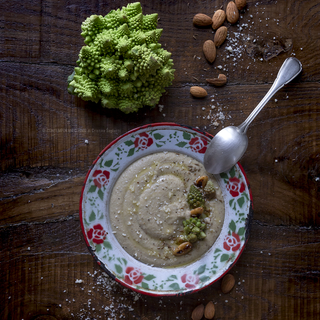 Immagine: Crema di cavolo romano e mandorle