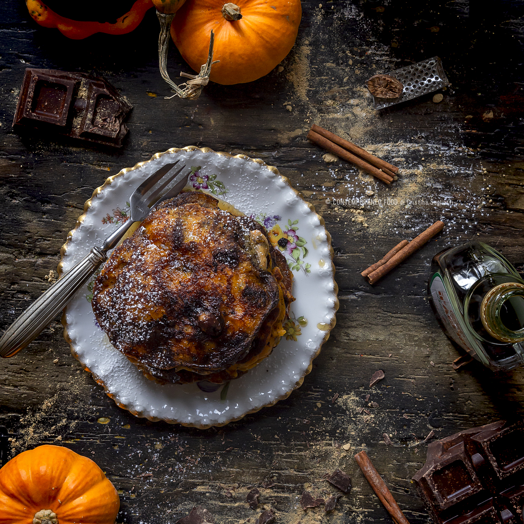 Immagine: Pancakes zucca, cioccolato e vaniglia con burro alle spezie