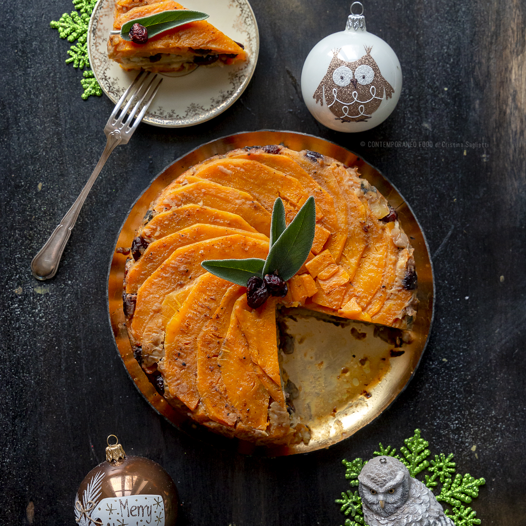 Immagine: Sformato di zucca, patate e castagne con mirtilli rossi e toma di Roccaverano