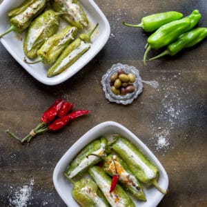 friggitelli-ripieni-ricotta-menta-peperoncino-taggiasche-secondo-piatto-facile-veloce-light-vegetariano-contemporaneo-food