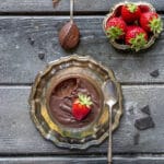 mousse-cioccolato-fondente-solo-acqua-eritriolo-ricetta-fit-spuntino-pre-allenamento-senza-zucchero-senza-uova-senza-latticini-contemporaneo-food