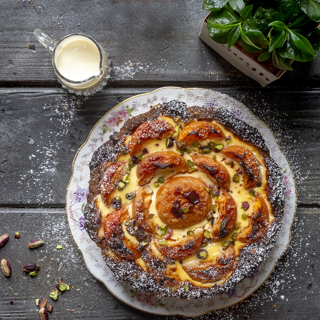 Immagine: Torta alle albicocche e creme fraiche con frolla veloce ai pistacchi