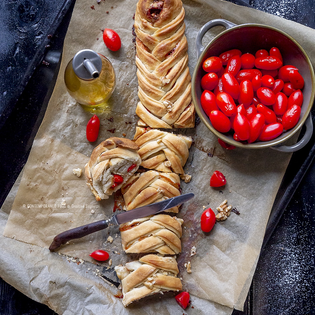 Immagine: Pizza intrecciata pachino, gorgonzola e noci