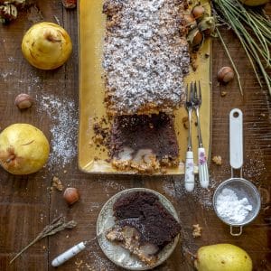 plumcake-cremoso-cioccolato-fondente-pere-crumble-nocciole-torta-facile-con-la-frutta-contemporaneo-food
