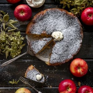 torta-fondente-di-mele-e-mascarpone-ricetta-facile-merenda-colazione-dolce-contemporaneo-food