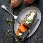 patata-dolce-confit-con-crosta-di-semi-ricetta-vegetariana-facile-contemporaneo-food