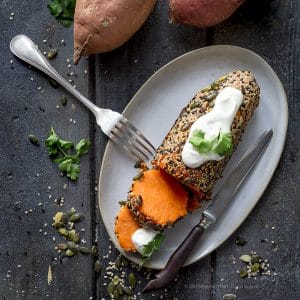 patata-dolce-confit-con-crosta-di-semi-ricetta-vegetariana-facile-contemporaneo-food