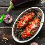 melanzane-ripiene-di-lenticchie-in-rosso-ricetta-fit-proteica-vegetariana-light-facile-contemporaneo-food