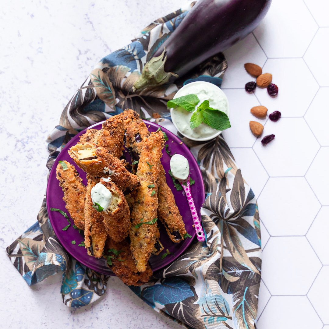 Immagine: Bastoncini croccanti di melanzana con doppia panatura di panko, mandorle e mirtilli rossi