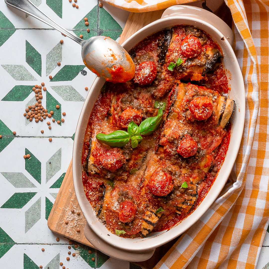 Immagine: Melanzane alla marocchina con lenticchie e formaggio fresco