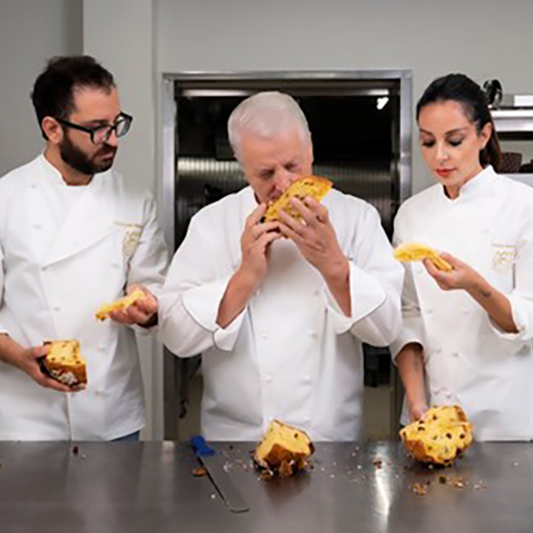 Immagine: Materie prime di qualità e passione senza fine: gli ingredienti del successo del panettone artigianale di Iginio Massari