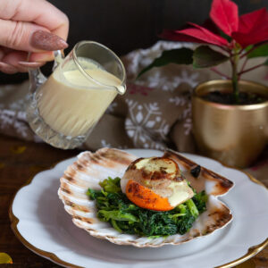 capasanta-su-cime-di-rapa-salsa-zafferano-antipasto-secondo-pesce-facile-contemporaneo-food