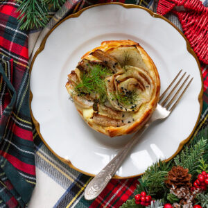 cestino-di-sfoglia-crema-mascarpone-finocchi-brasati-antipasto-caldo-facile-natale-vegetariano-contemporaneo-food