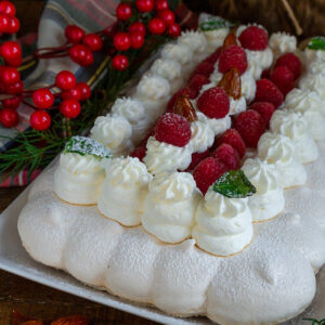 pavlova-facile-panna-arancia-meringa-di-natale-contemporaneo-food