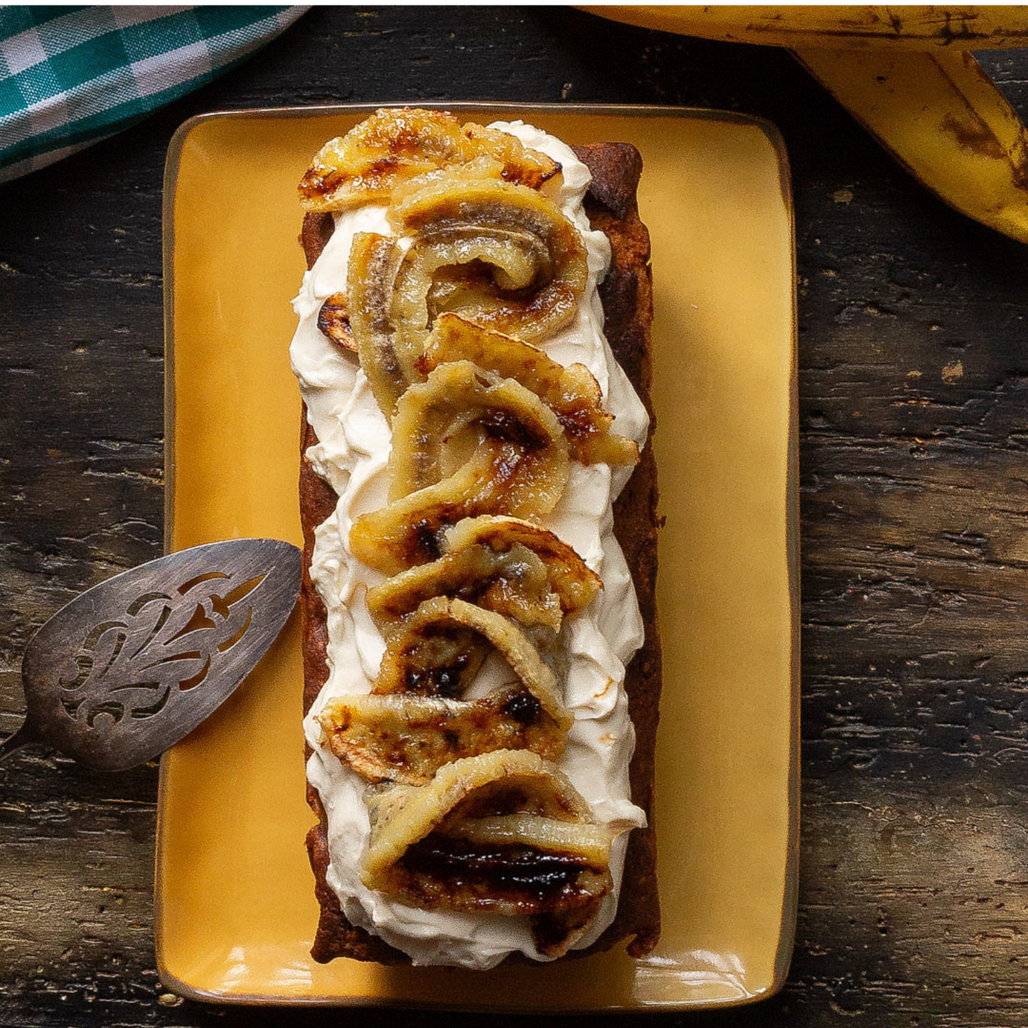 Immagine: Torta morbidissima banana, datteri, cioccolato e tahina