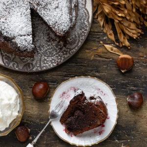 torta-cuore-morbido-cioccolato-castagne-senza-glutine-senza-lattosio-dolce-facile-autunnale-contemporaneo-food